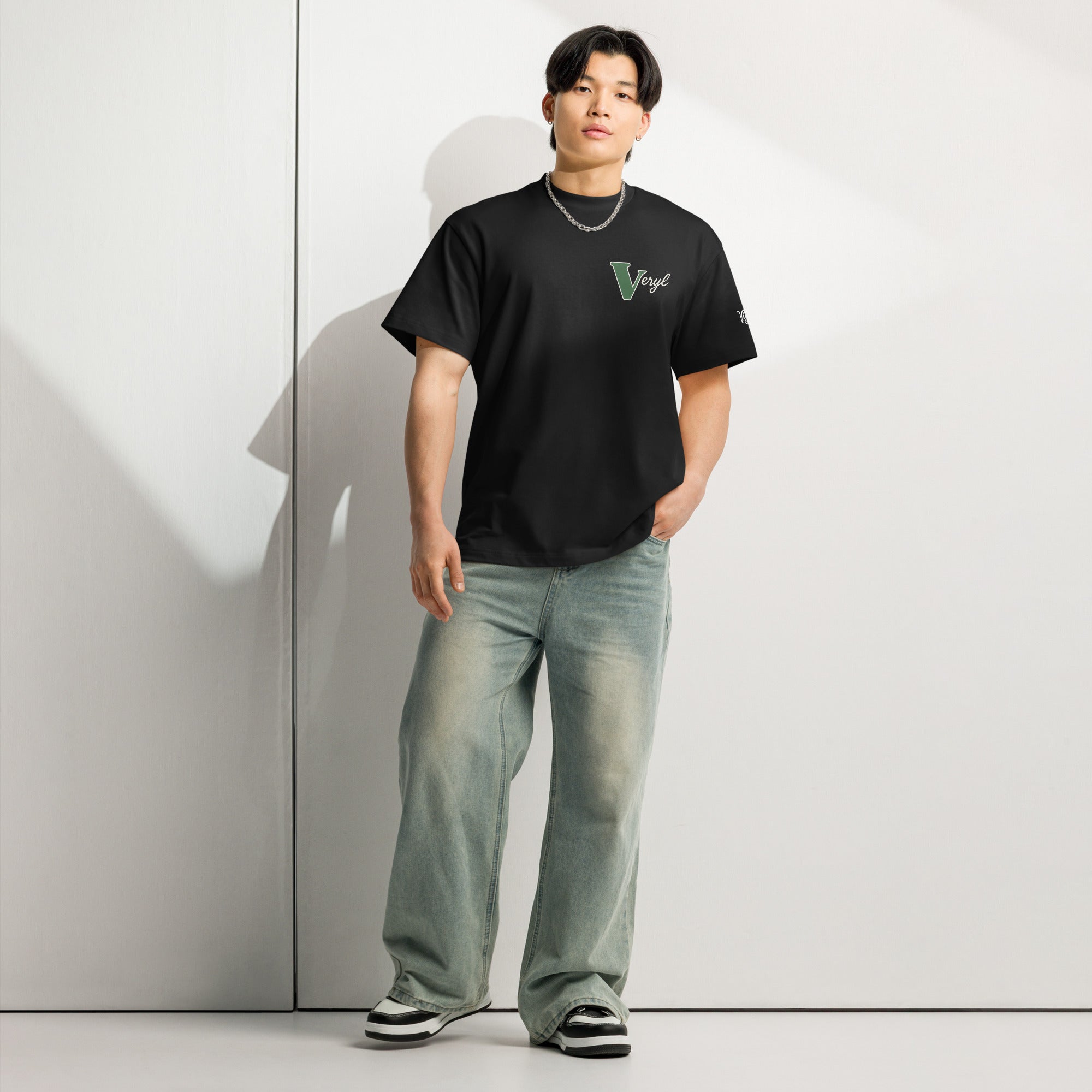 V Men’s box tee